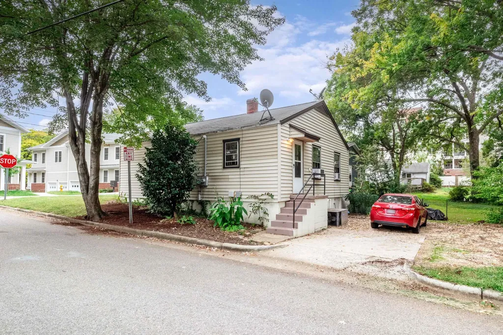 810 Brooklyn Street Raleigh NC 27605
