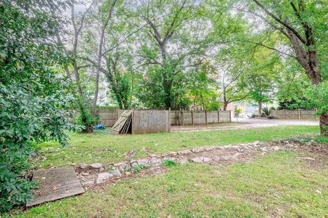 810 Brooklyn Street Raleigh NC 27605