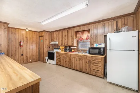 178 N Railroad Street Coats NC 27521