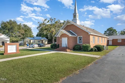 178 N Railroad Street Coats NC 27521