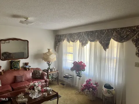 901 Oliver Street Mount Olive NC 28365