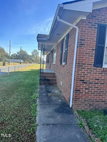 901 Oliver Street Mount Olive NC 28365