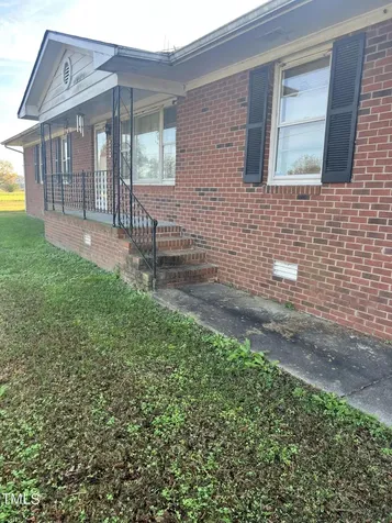 901 Oliver Street Mount Olive NC 28365