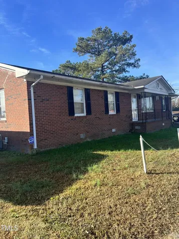 901 Oliver Street Mount Olive NC 28365
