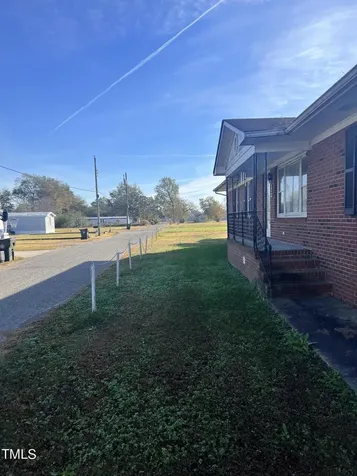901 Oliver Street Mount Olive NC 28365
