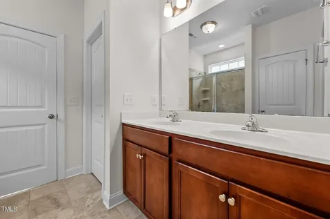 135 Glenfield Lane Burlington NC 27215