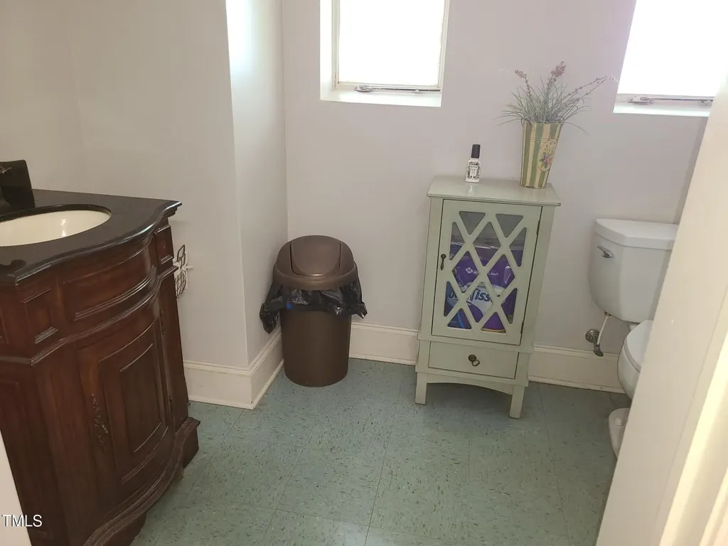 123 S White Street Wake Forest NC 27587