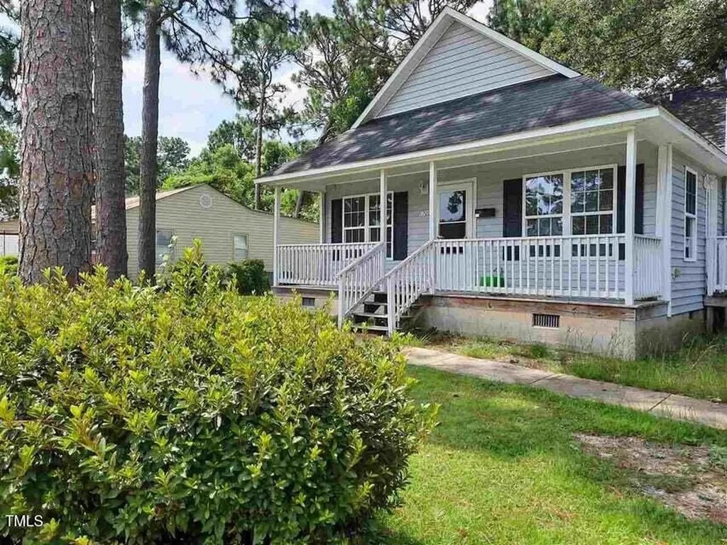 1705 Seabrook Road Fayetteville NC 28301