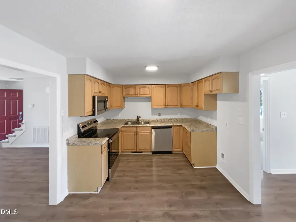 204 Colonial Drive Clayton NC 27527