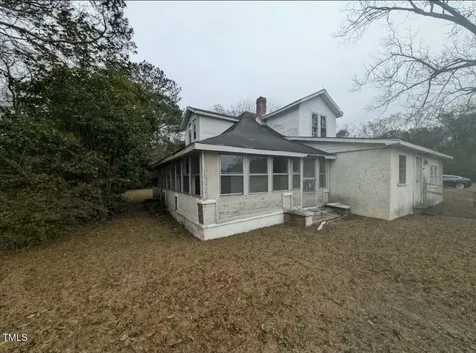 241 Oakdale Gin Road Raeford NC 28376