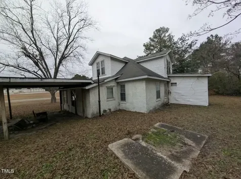 241 Oakdale Gin Road Raeford NC 28376