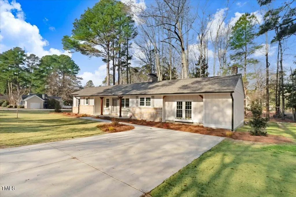 210 S General Lee Avenue Dunn NC 28334
