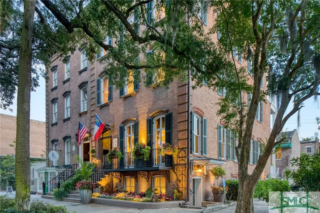 109 W Liberty Street Savannah GA 31401