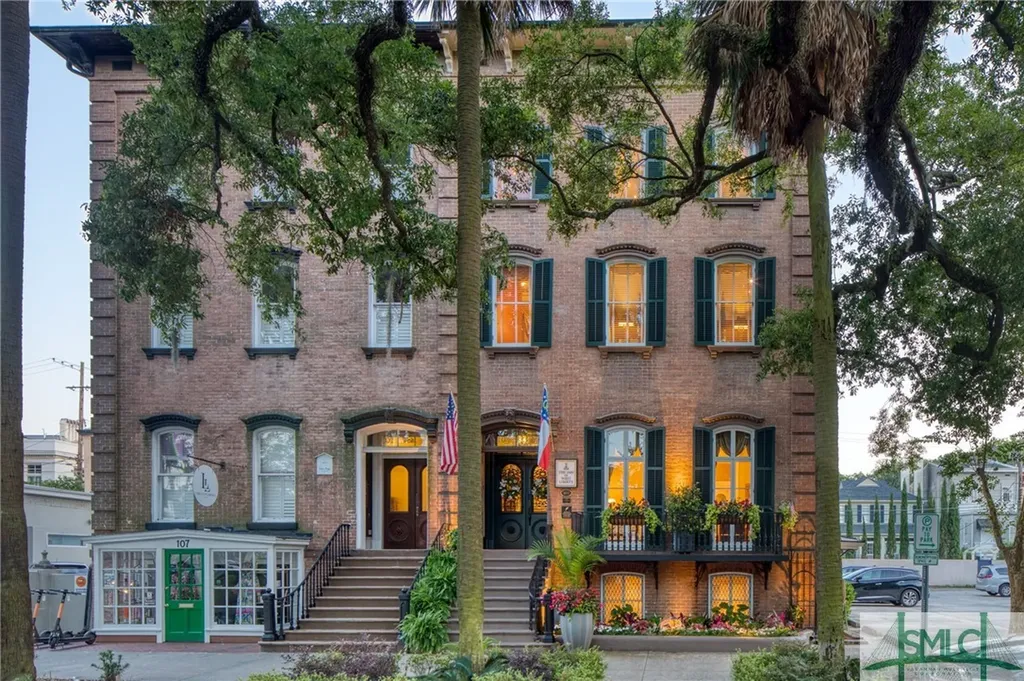 109 W Liberty Street Savannah GA 31401