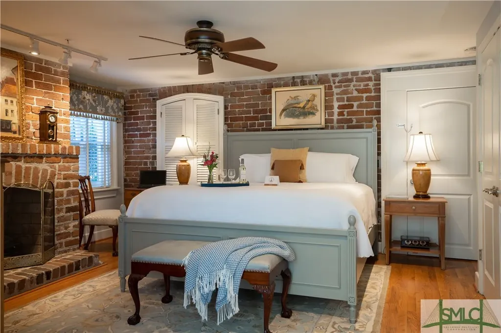 109 W Liberty Street Savannah GA 31401