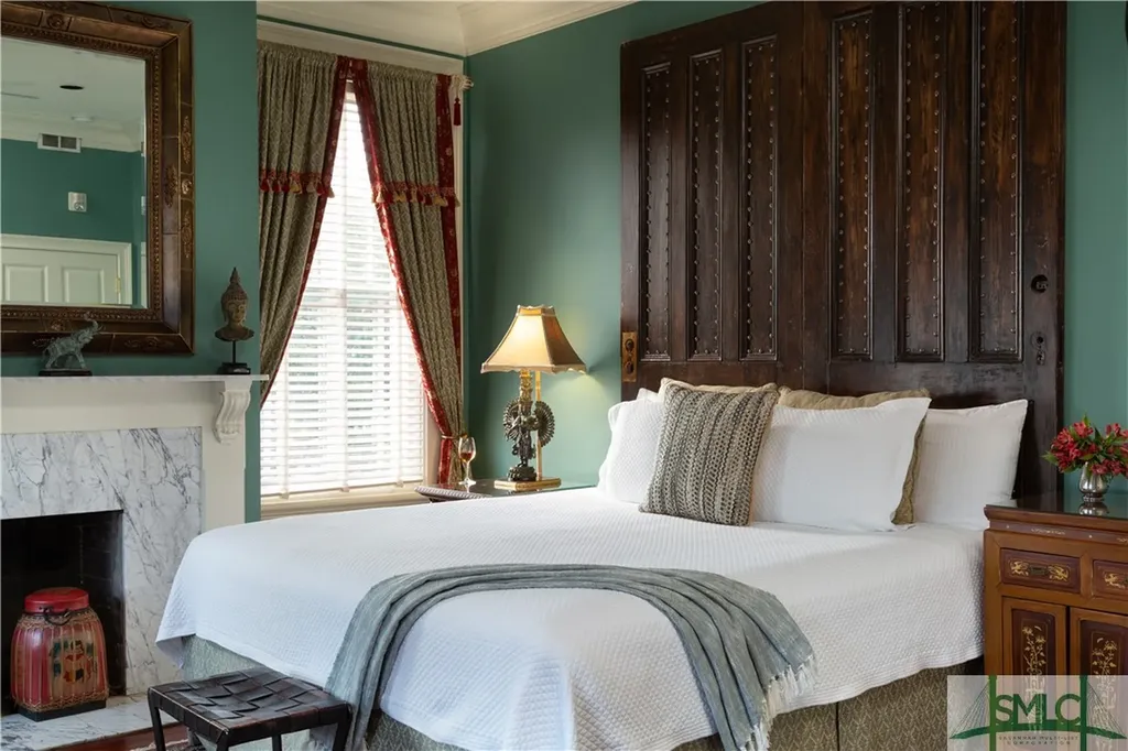 109 W Liberty Street Savannah GA 31401