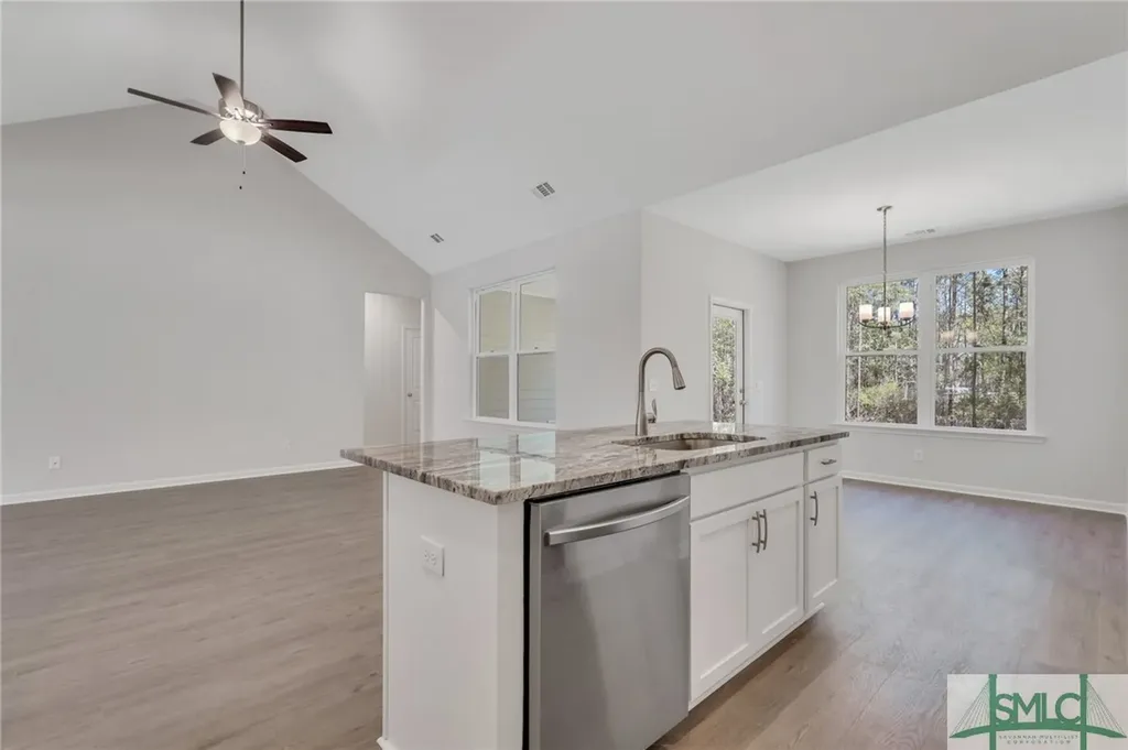 807 Highland Circle Richmond Hill GA 31324
