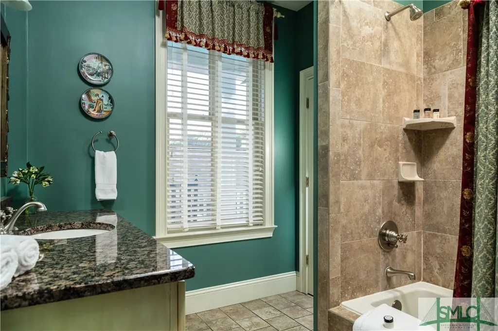 109 W Liberty Street Savannah GA 31401