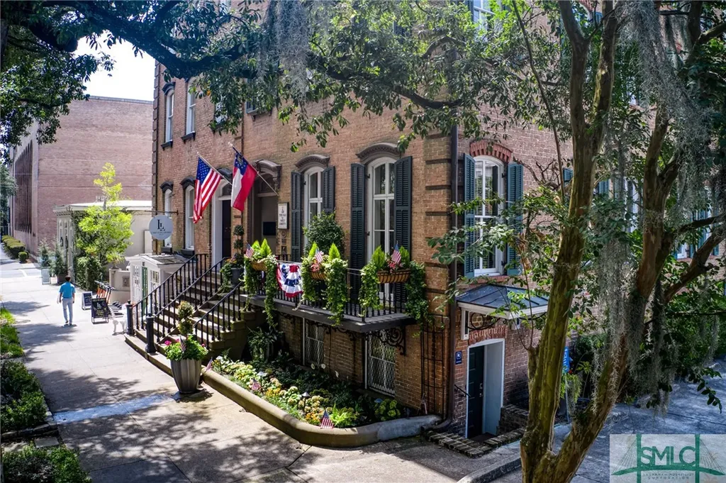 109 W Liberty Street Savannah GA 31401