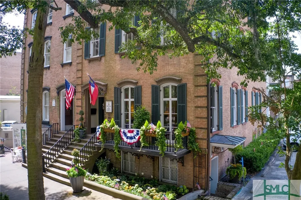 109 W Liberty Street Savannah GA 31401