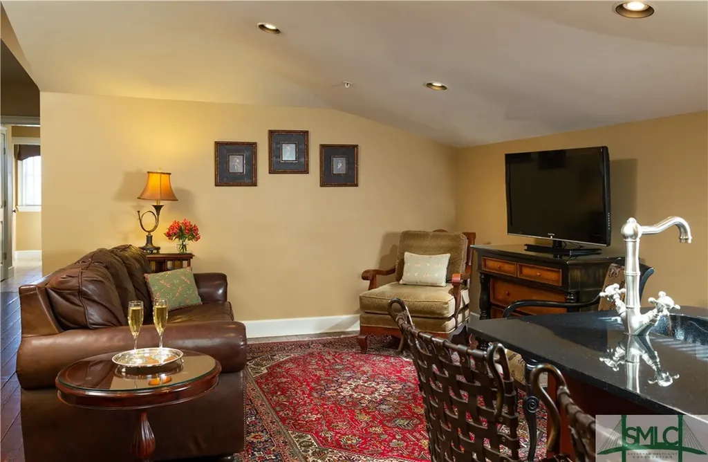 109 W Liberty Street Savannah GA 31401