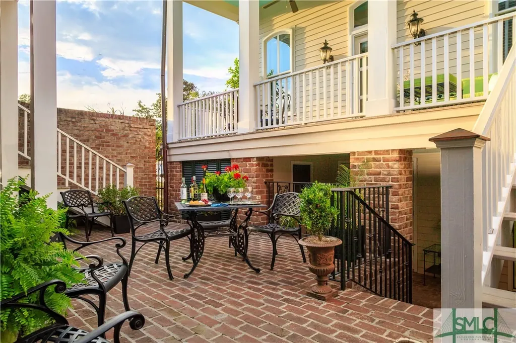 109 W Liberty Street Savannah GA 31401