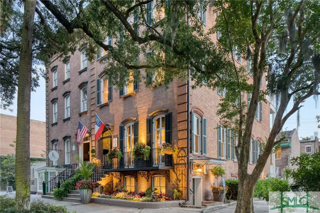 109 W Liberty Street Savannah GA 31401