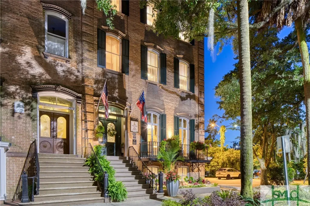 109 W Liberty Street Savannah GA 31401