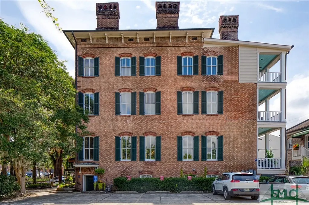 109 W Liberty Street Savannah GA 31401