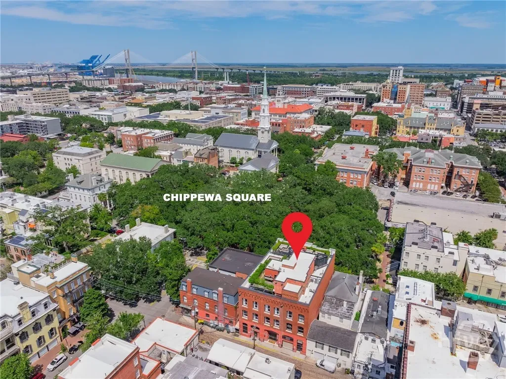 2 E Perry Lane Savannah GA 31401