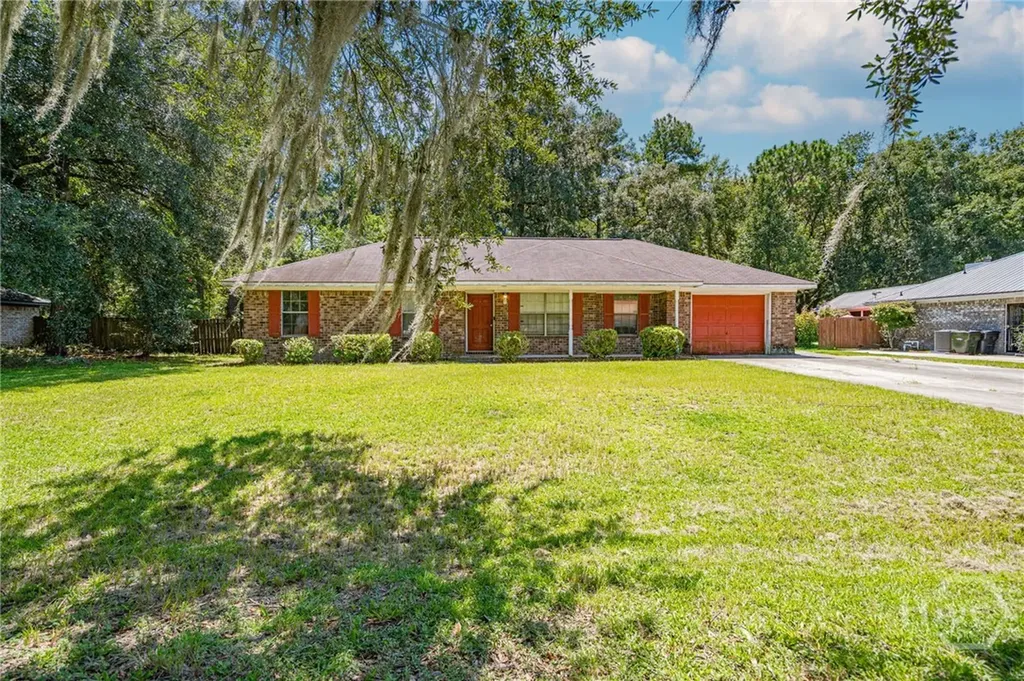 194 Mccumber Drive Allenhurst GA 31301