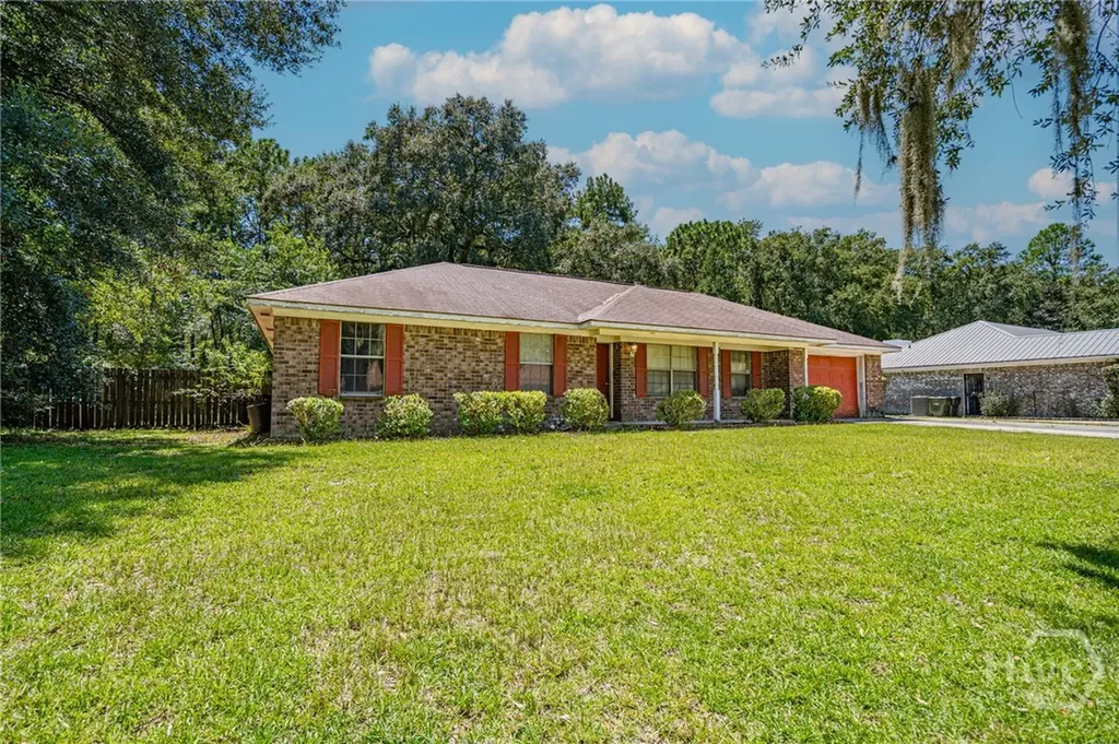 194 Mccumber Drive Allenhurst GA 31301