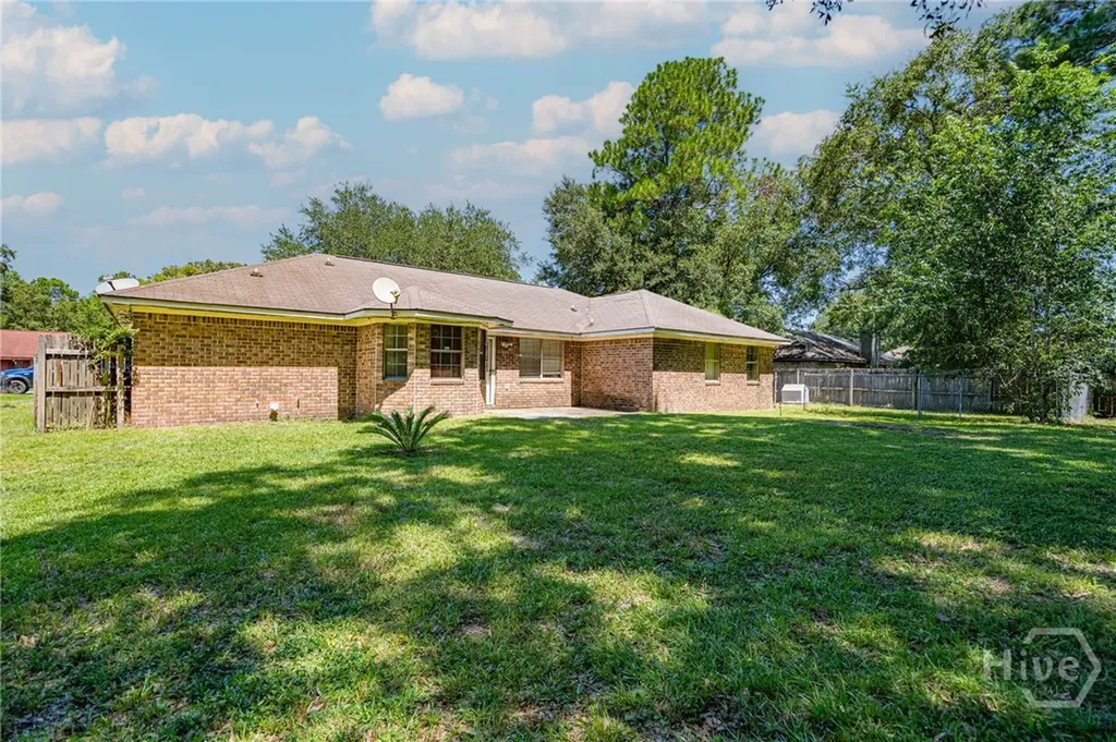 194 Mccumber Drive Allenhurst GA 31301