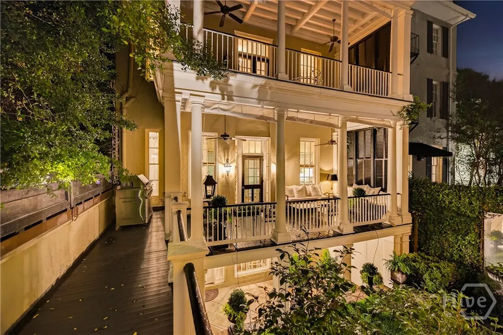 203 W Charlton Street Savannah GA 31401