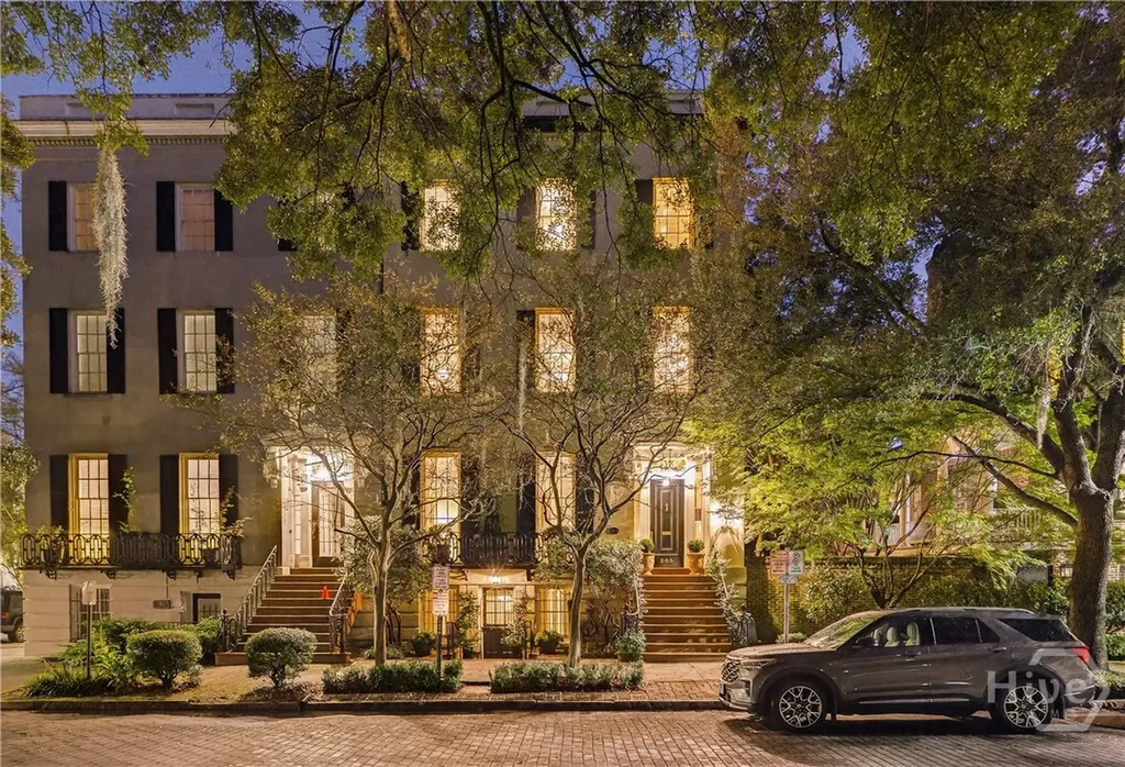 203 W Charlton Street Savannah GA 31401
