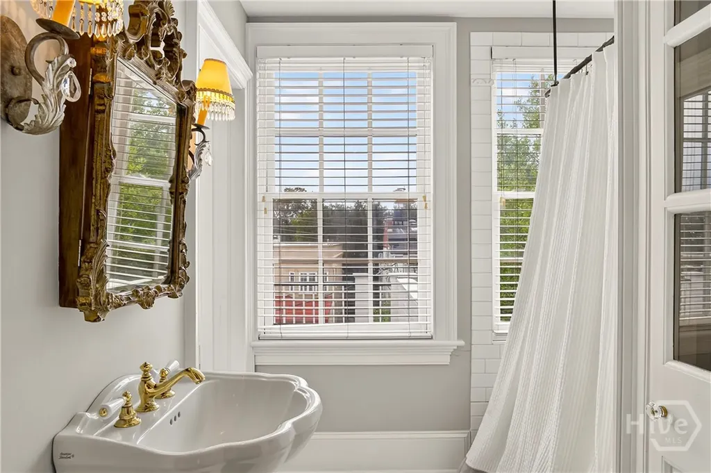 203 W Charlton Street Savannah GA 31401