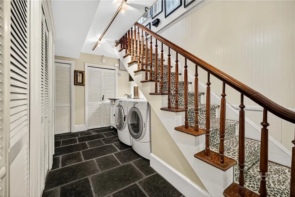 203 W Charlton Street Savannah GA 31401