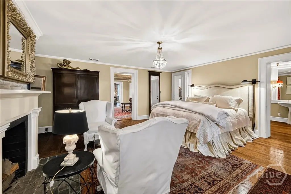 203 W Charlton Street Savannah GA 31401