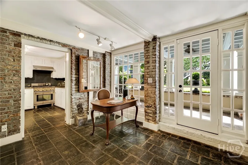 203 W Charlton Street Savannah GA 31401