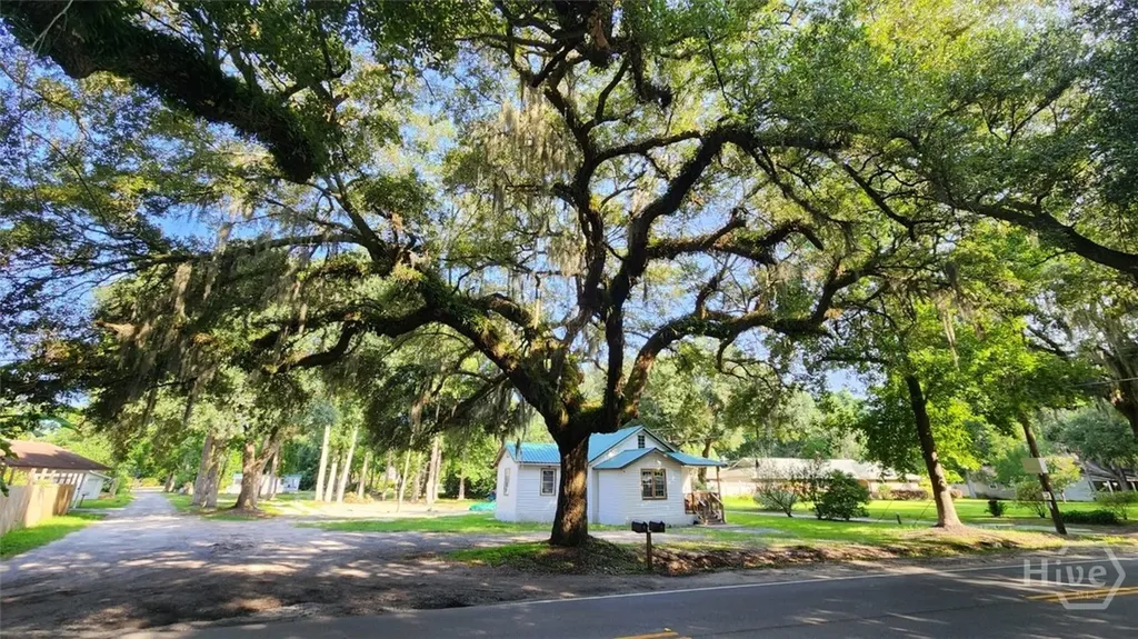 8621 Ferguson Avenue Savannah GA 31406