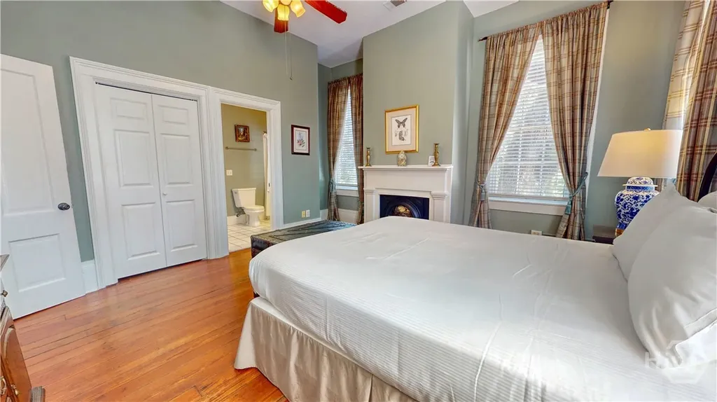 251 East Broad Street Savannah GA 31401