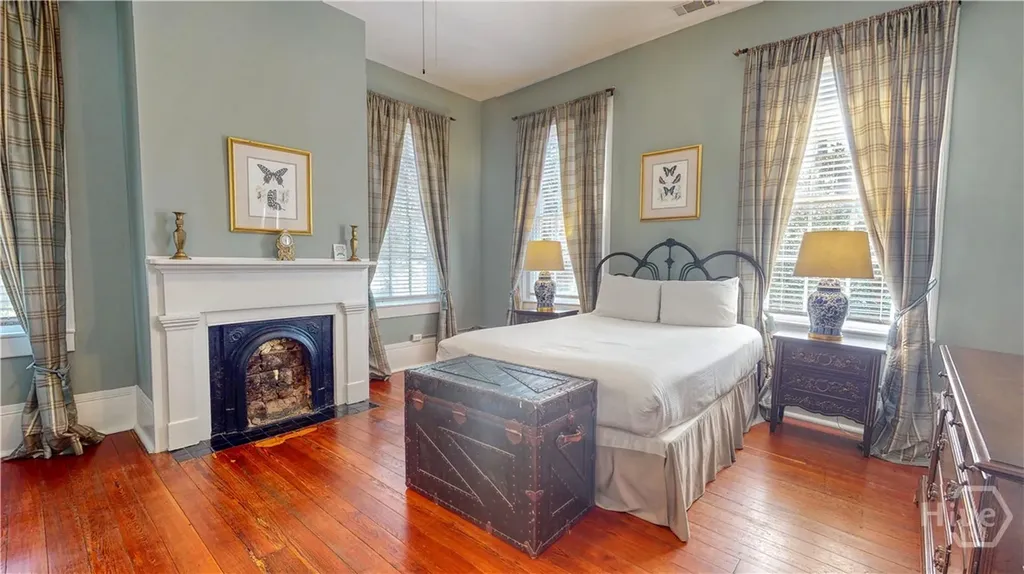 251 East Broad Street Savannah GA 31401
