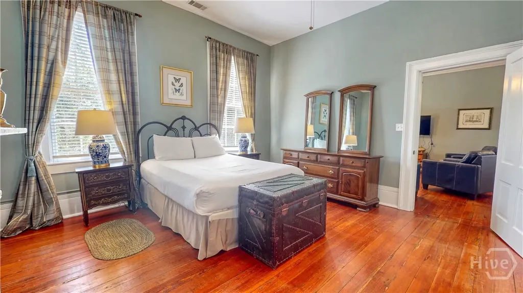 251 East Broad Street Savannah GA 31401
