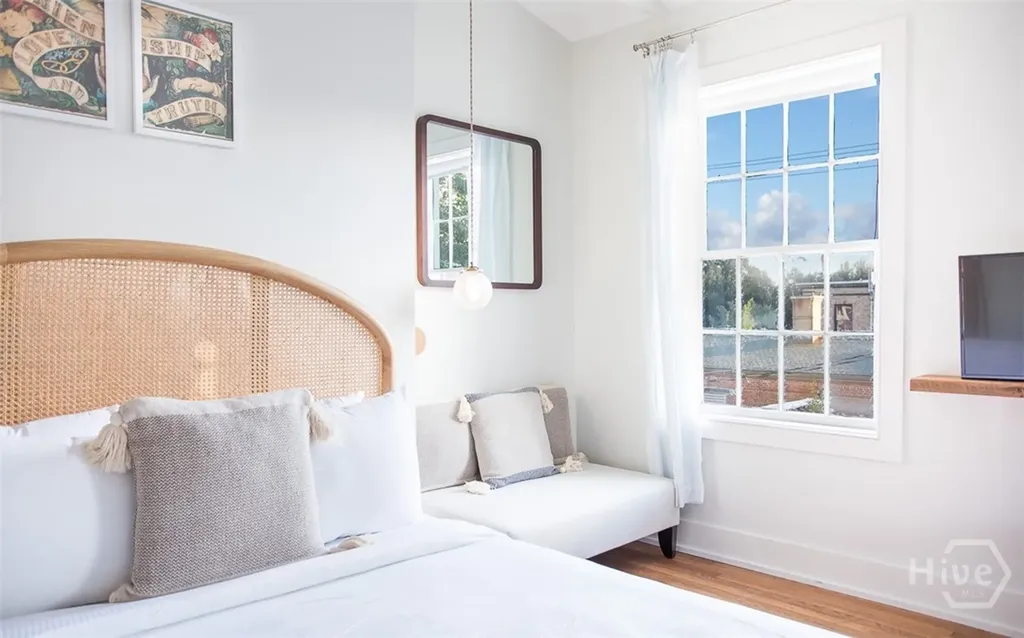 1 E Gordon Street Savannah GA 31401