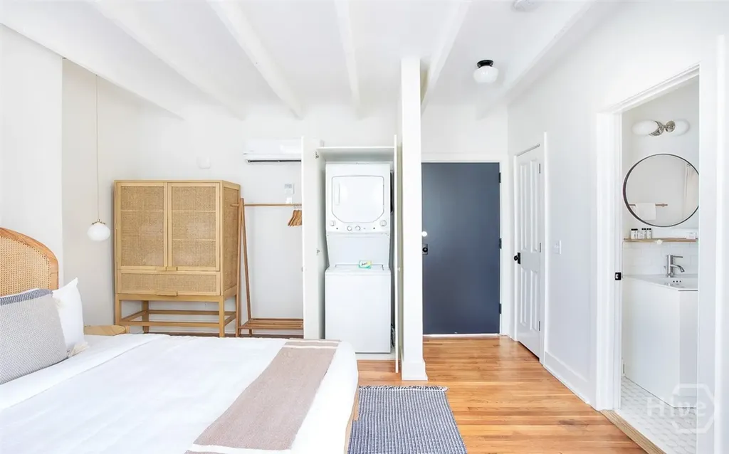 1 E Gordon Street Savannah GA 31401