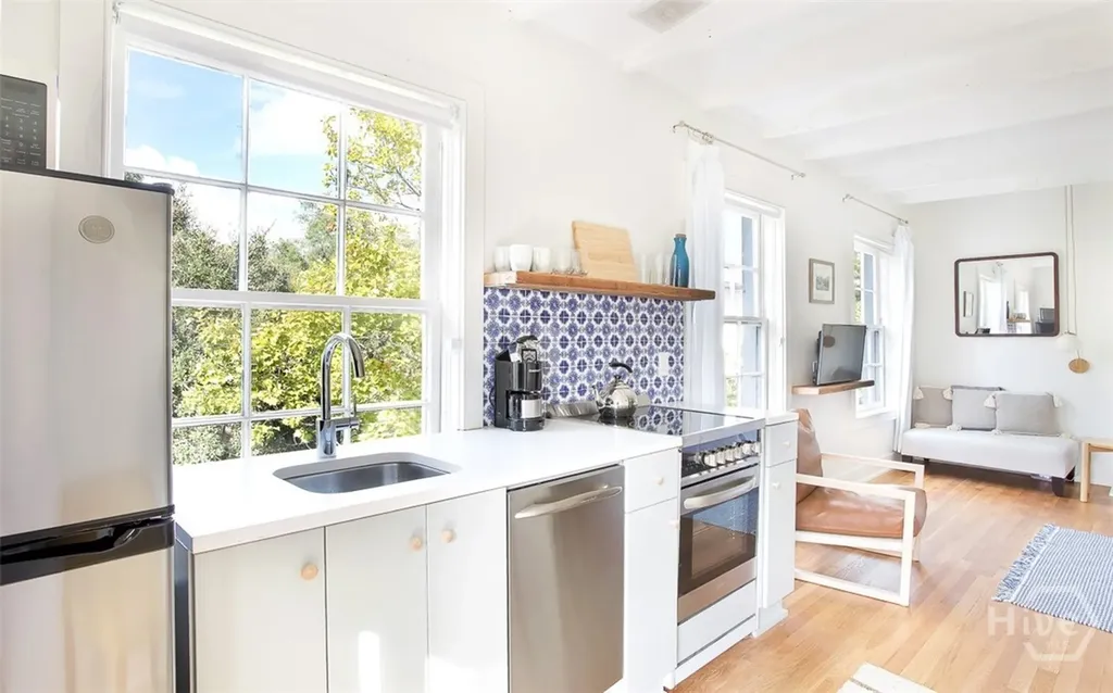 1 E Gordon Street Savannah GA 31401