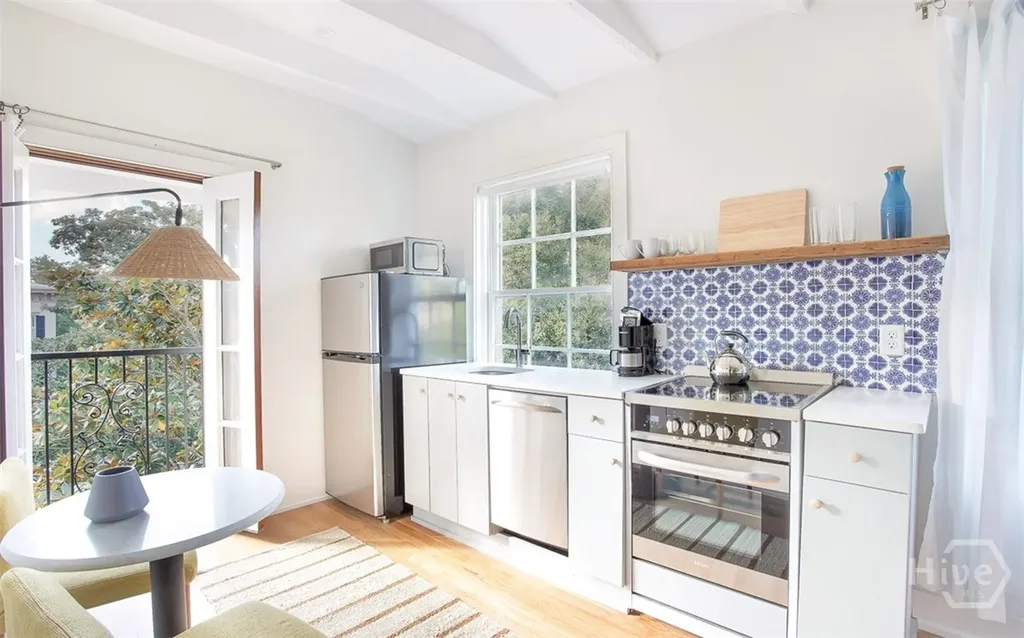 1 E Gordon Street Savannah GA 31401