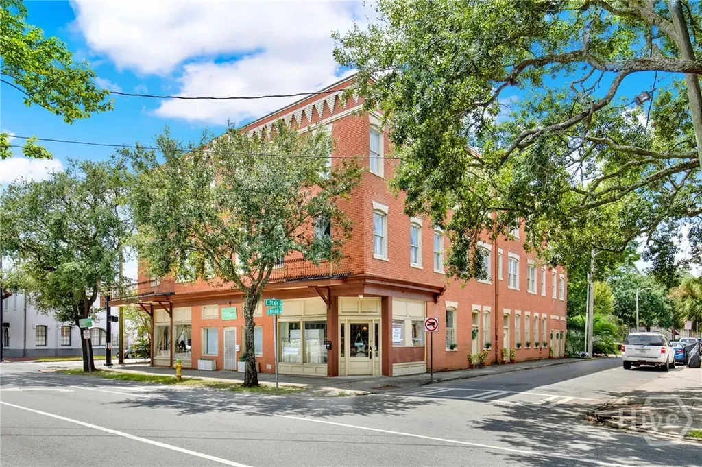 125 E Broad Street Savannah GA 31401