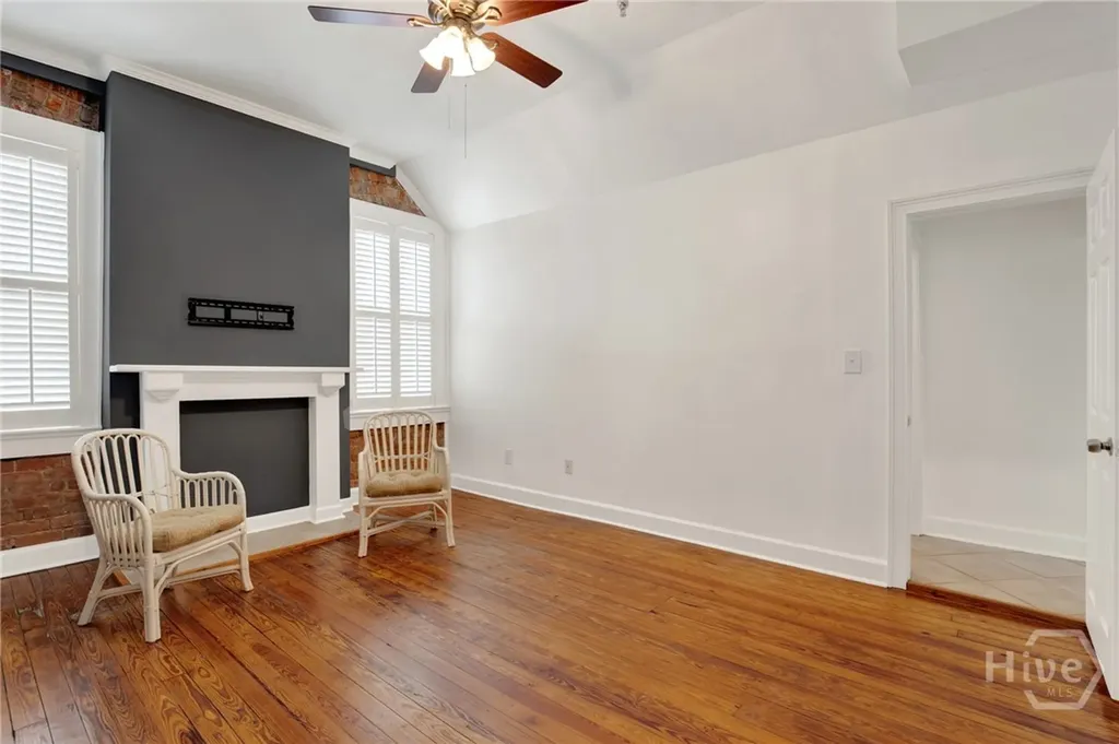 125 E Broad Street Savannah GA 31401