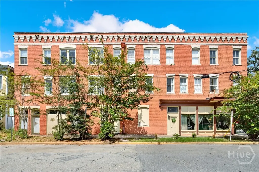 125 E Broad Street Savannah GA 31401